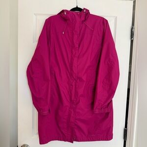 Women’s L.L. Bean Fuchsia Hooded Zip Up Raincoat Jacket Size Medium